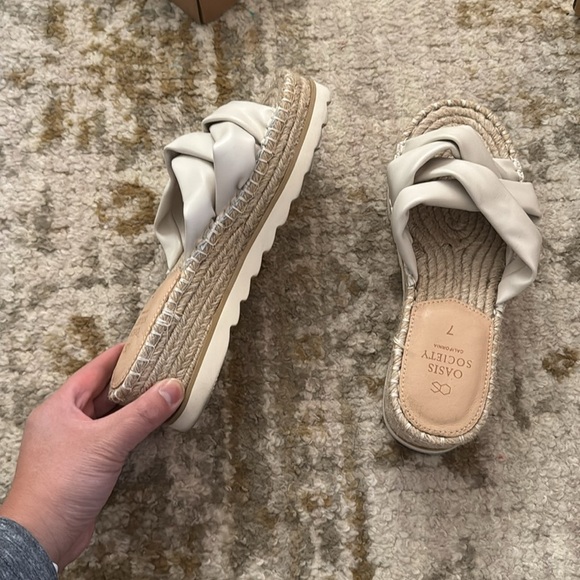 Society Women's White Slide Sandals​ - Picture 2 of 4